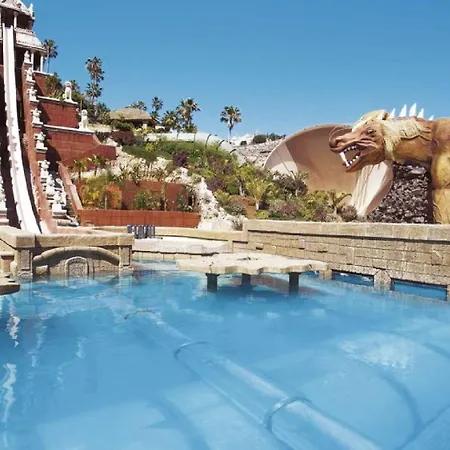 Villa Tricia Lovely 6 Bedroom Communal Heated Pool *