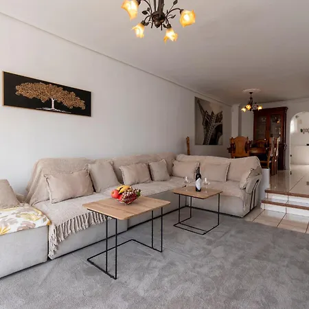 Lovely 6 Bedroom Communal Heated Pool Vila