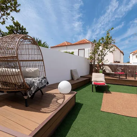 Lovely 6 Bedroom Communal Heated Pool Villa Playa de las Americas (Tenerife)